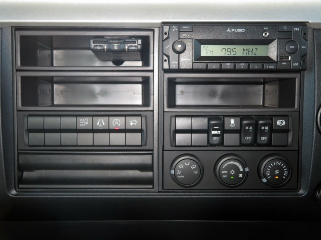 パネル周りの状態です。|三菱 ファイター 2KG-FK65F(2WD)の写真30