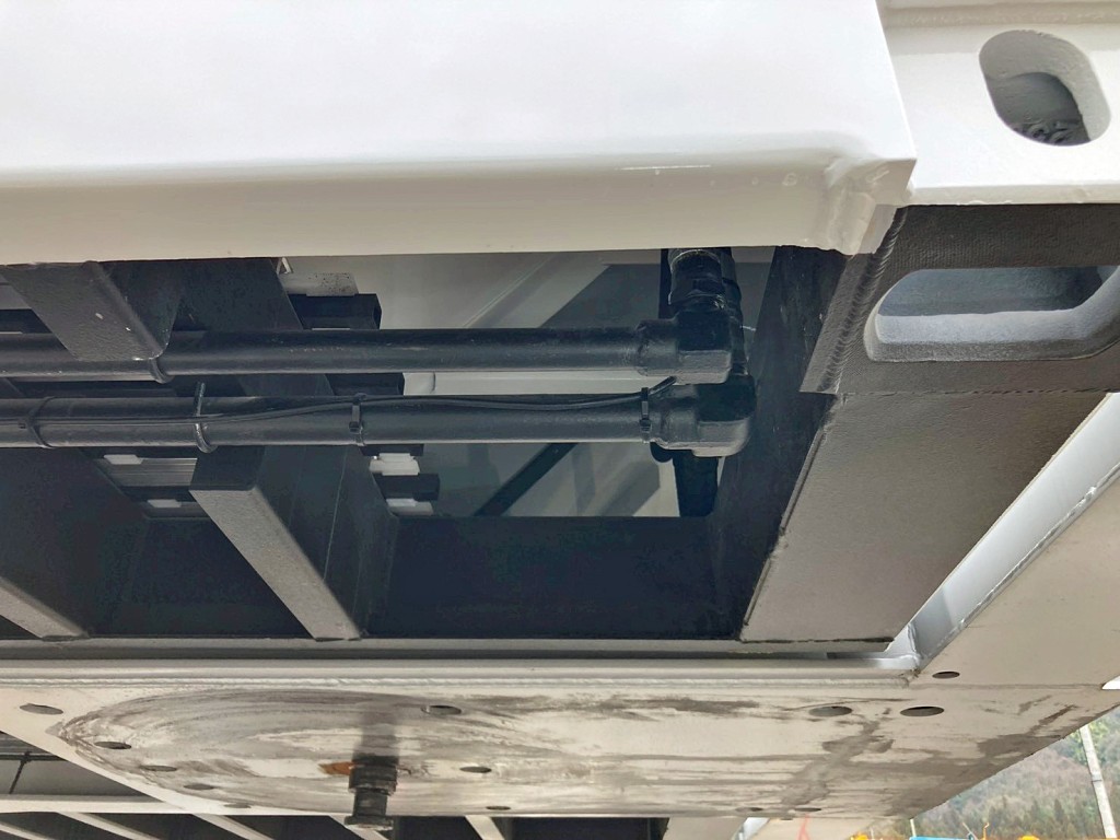 運転席側小窓裏側の状態です。|トレクス CTB34004の写真18