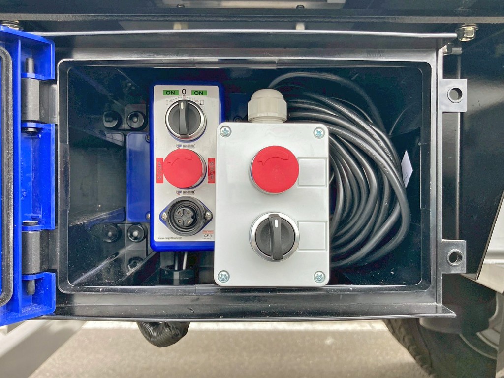 ムービングフロアーの操作スイッチです。|トレクス CTB34004の写真26