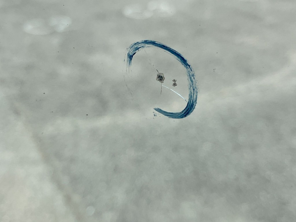 フロントガラスに飛び石があります。|日野 レンジャー TKG-FD9JGAA(2WD)の写真15