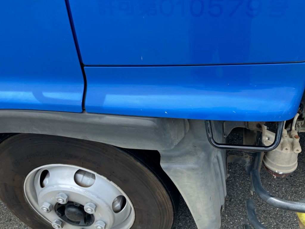 助手席側ドア・クオーター周りに小傷があります。|日野 レンジャー TKG-FD9JGAA(2WD)の写真30