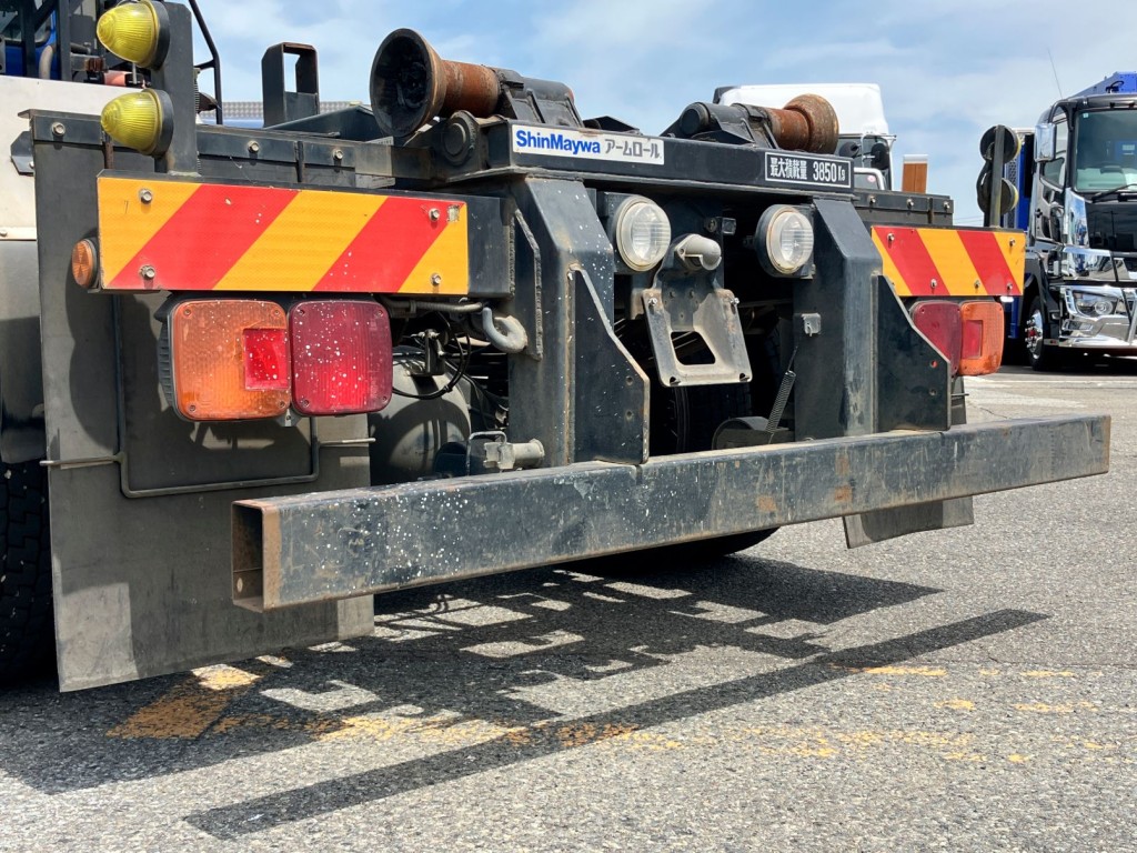 リヤバンパーにキズ・サビ・ペンキ飛びがあります。左右コーナーカバーが欠品しています|日野 レンジャー TKG-FD9JGAA(2WD)の写真46