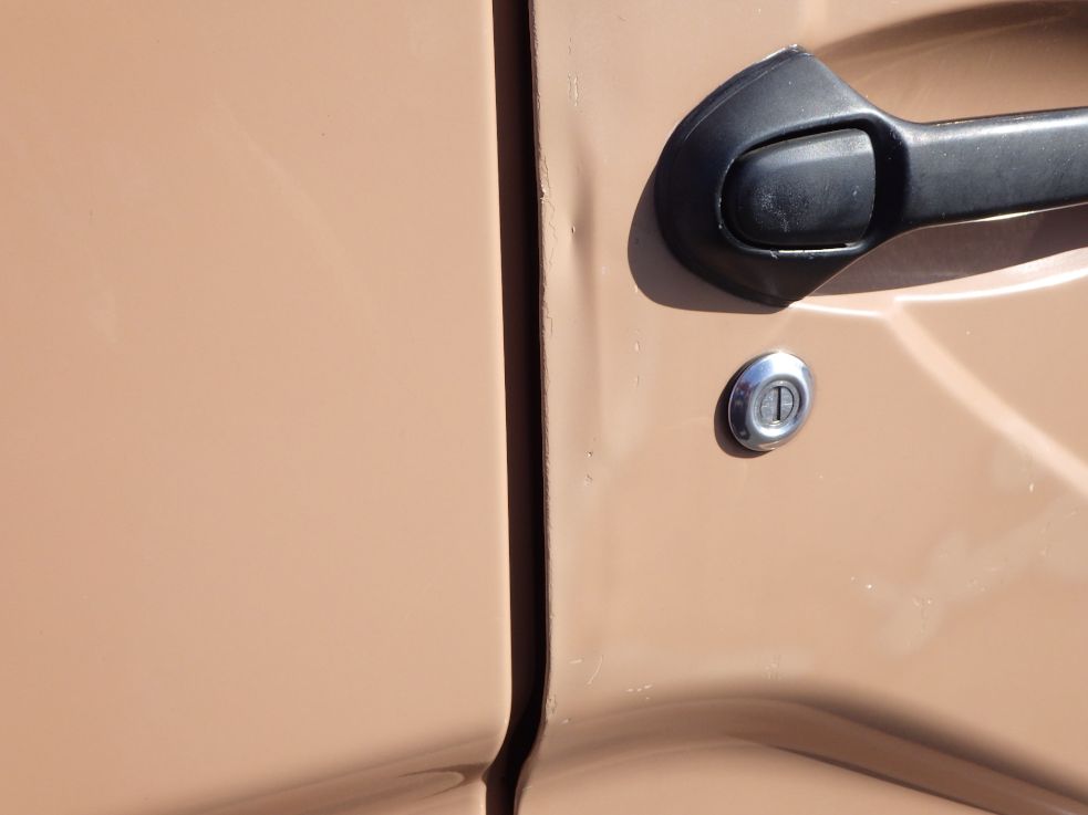 運転席側ドアにヘコミがあります。(塗装してあります)|三菱 ファイター TKG-FK71F(2WD)の写真23