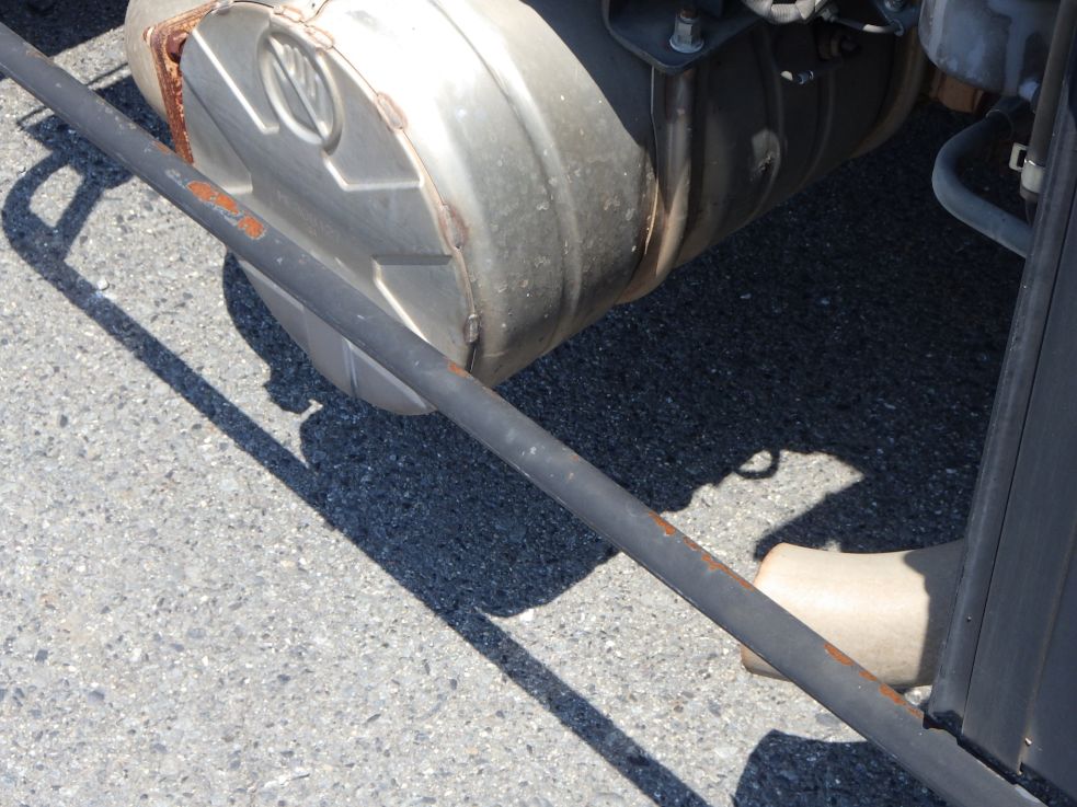 左右のサイドバンパーにサビがあります。|三菱 ファイター TKG-FK71F(2WD)の写真38