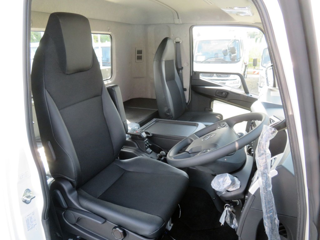 三菱 ファイター 2KG-FK65F(2WD)の写真6