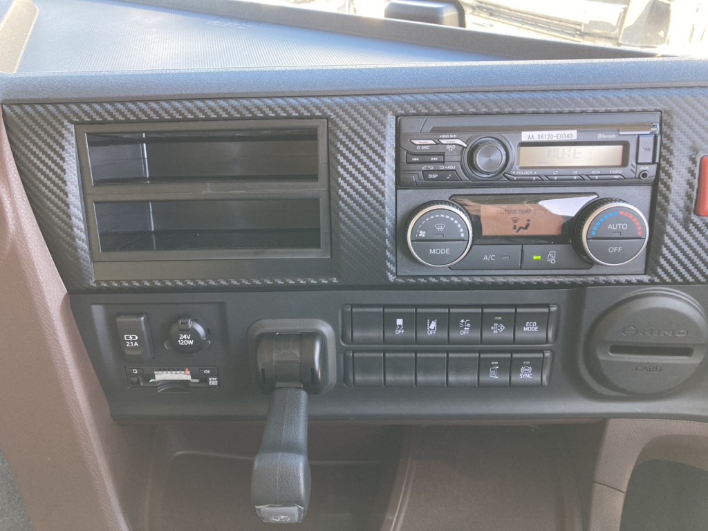 インパネ周りです。|日野 プロフィア 2KG-FW1AHCの写真27