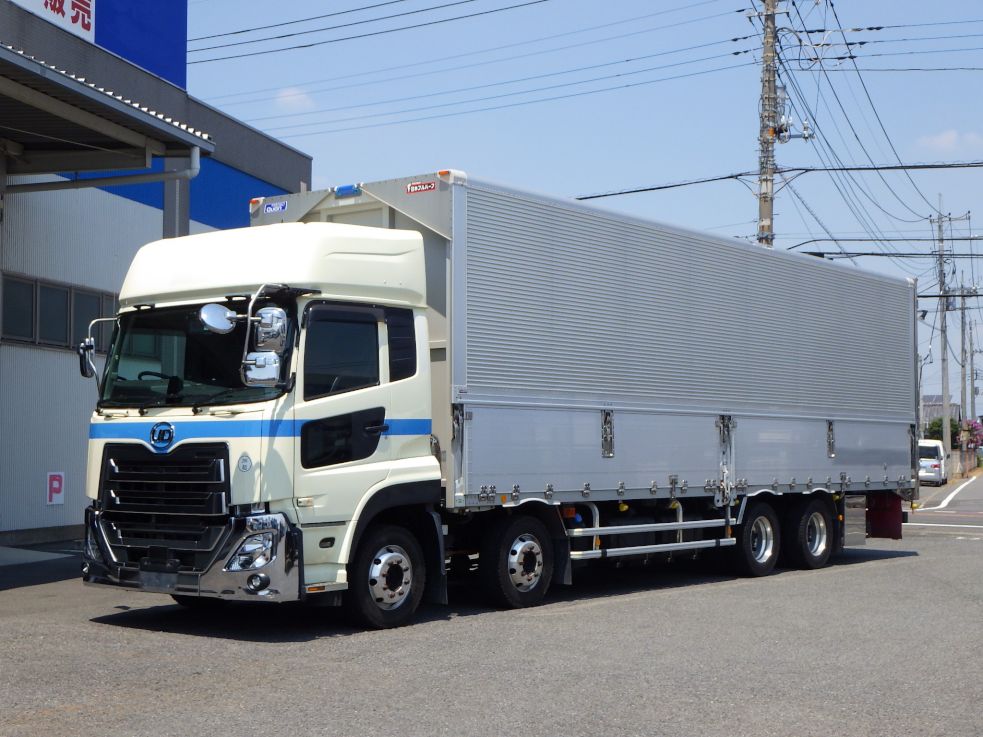 UDトラックス クオン 2PG-CG5CAの写真1
