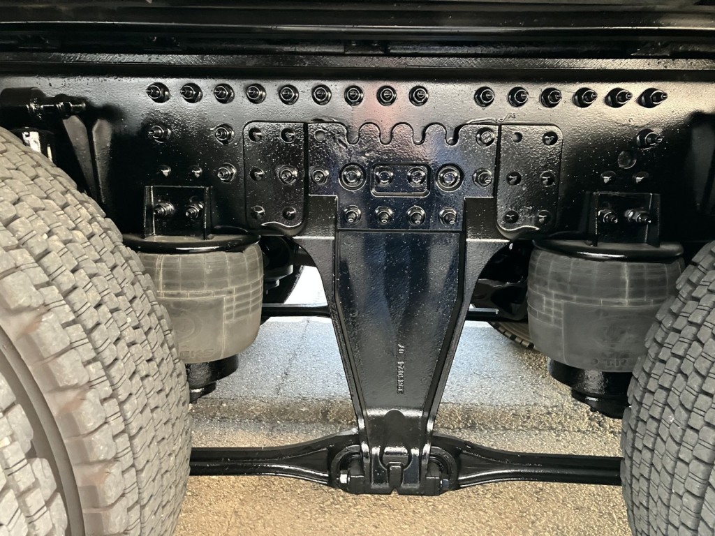 タイヤ間の状態です。（エアサスです）|UDトラックス クオン 2PG-CG5CAの写真5