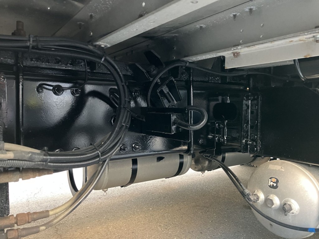 シャーシとネタの状態です。（縦ネタは鉄製・横ネタはアルミ製です）|UDトラックス クオン 2PG-CG5CAの写真7