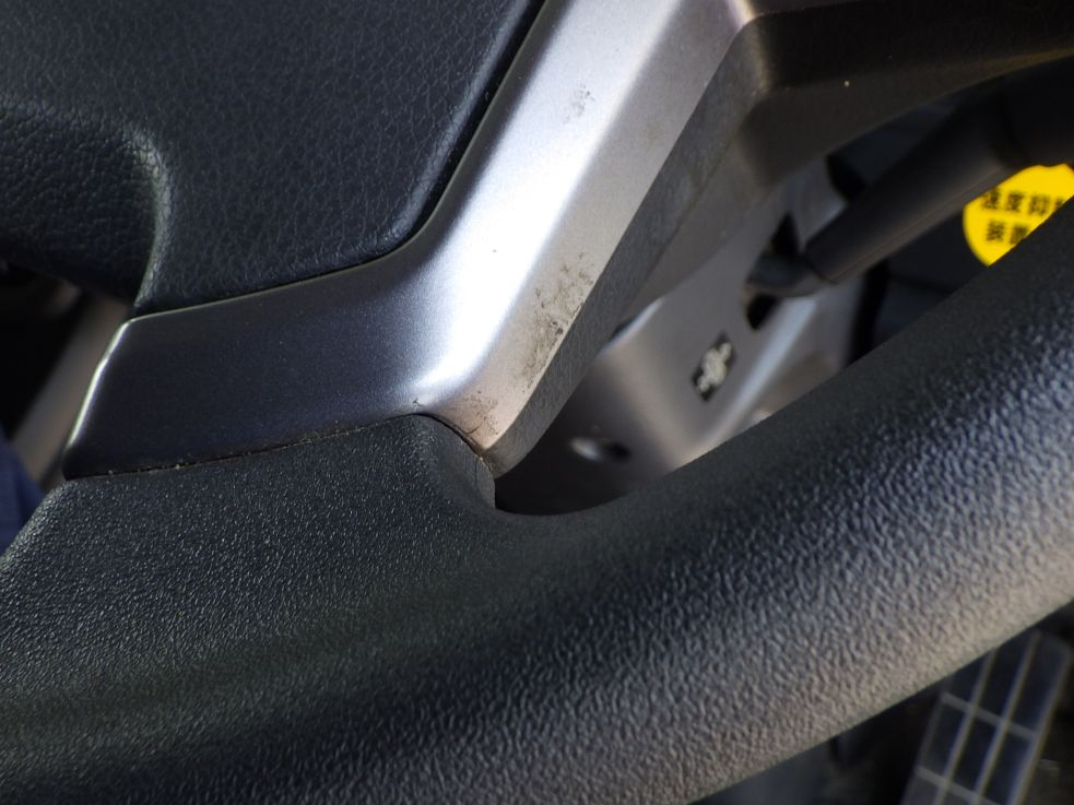 ハンドルにスレがあります。|UDトラックス クオン 2PG-CG5CAの写真44