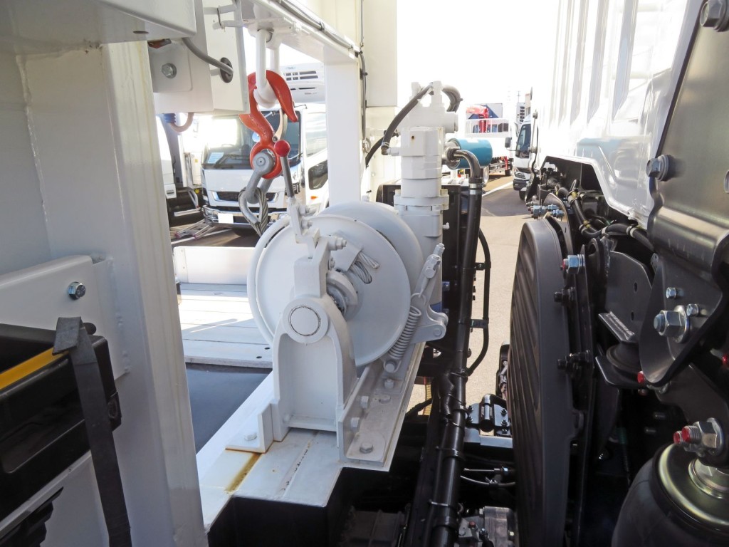 ウィンチ周りに置きサビ跡があります。|日野 プロフィア 2DG-FW1AHCの写真20