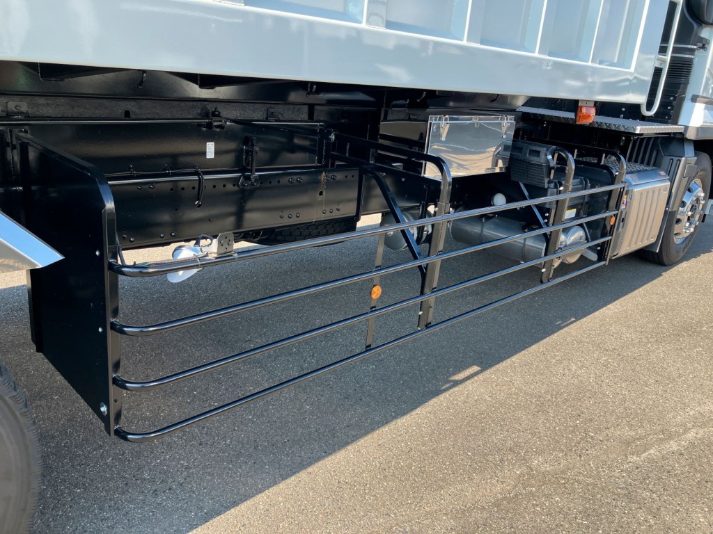 サイドバンパーは鉄製です。|三菱 スーパーグレート 2PG-FV80VZの写真16