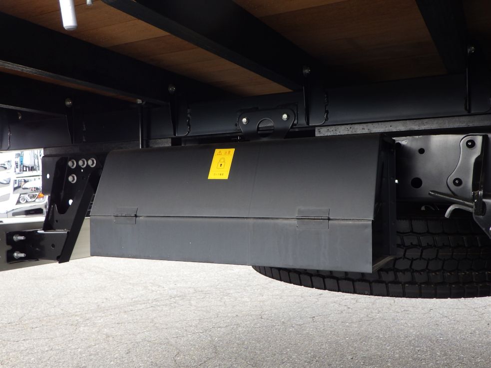 工具箱は鉄製です。|日野 レンジャー 2PG-FD2ABA(2WD)の写真18