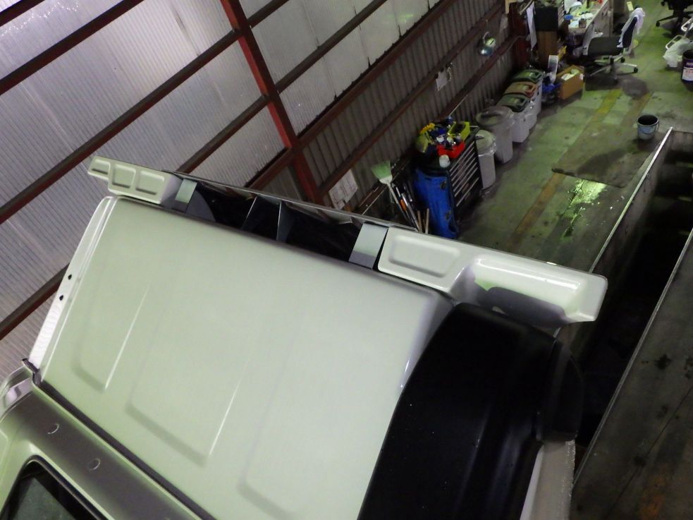 導風板裏側の状態です。|日野 プロフィア 2DG-FW1AHCの写真25