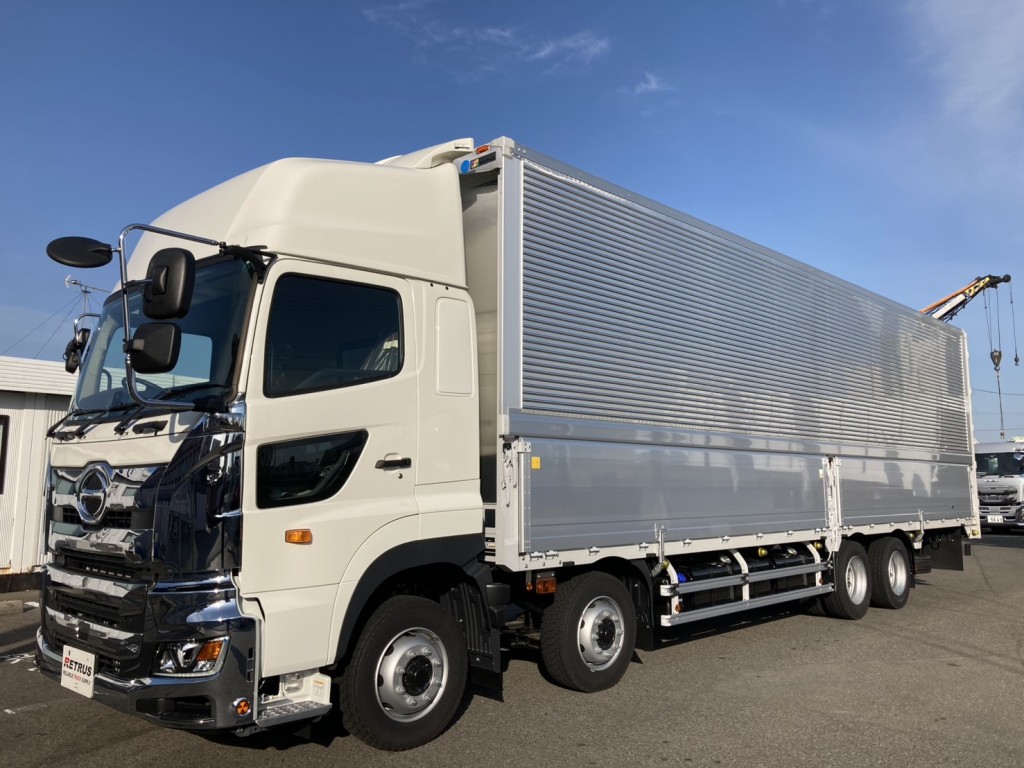 現行型日野の4軸低床ハイルーフアルミウイングです。|日野 プロフィア 2DG-FW1AHCの写真1