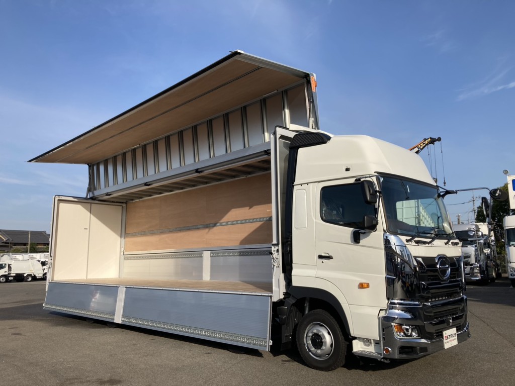 現行型日野の4軸低床ハイルーフアルミウイングです。|日野 プロフィア 2DG-FW1AHCの写真2