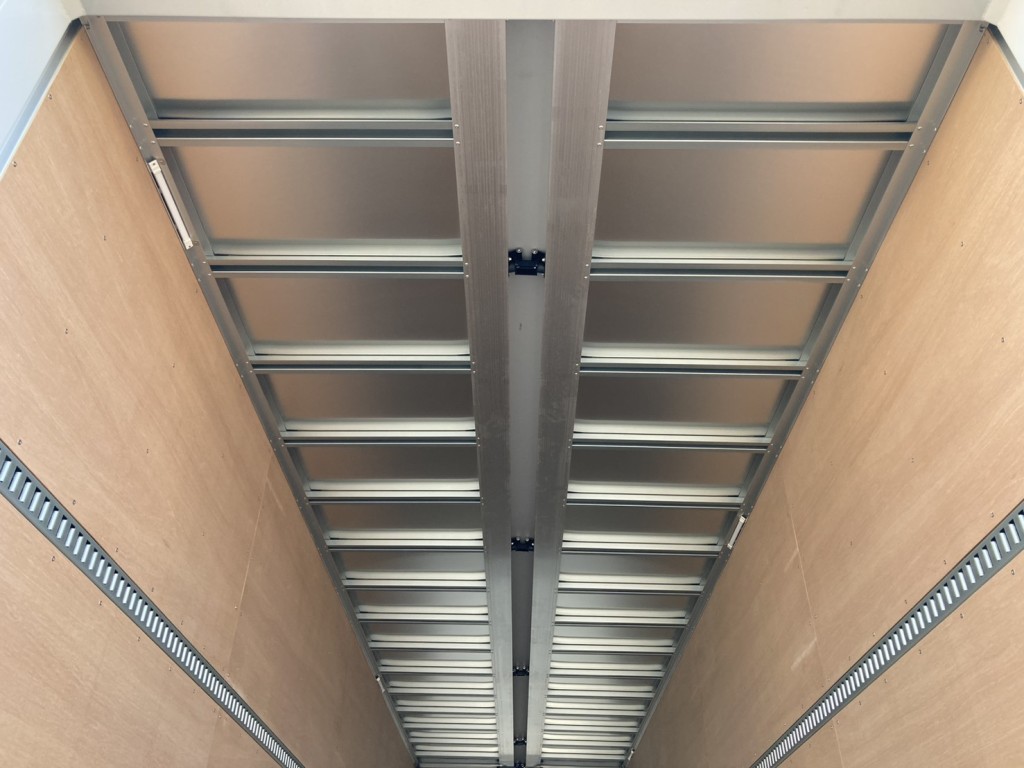 センタービームレス仕様です。|日野 プロフィア 2DG-FW1AHCの写真20