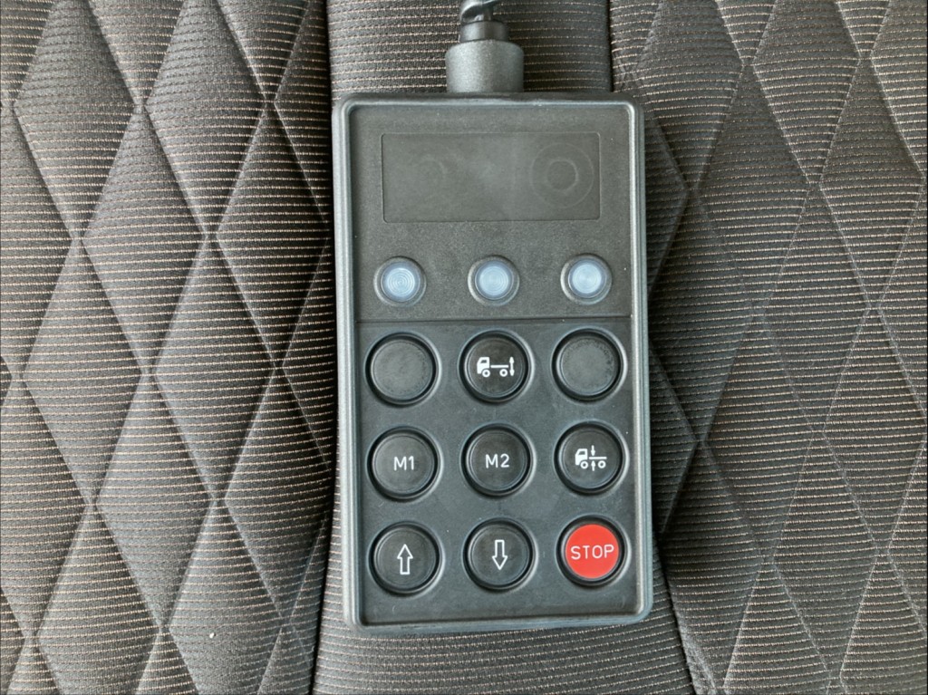 エアサスのコントローラーです。|日野 プロフィア 2DG-FW1AHCの写真27