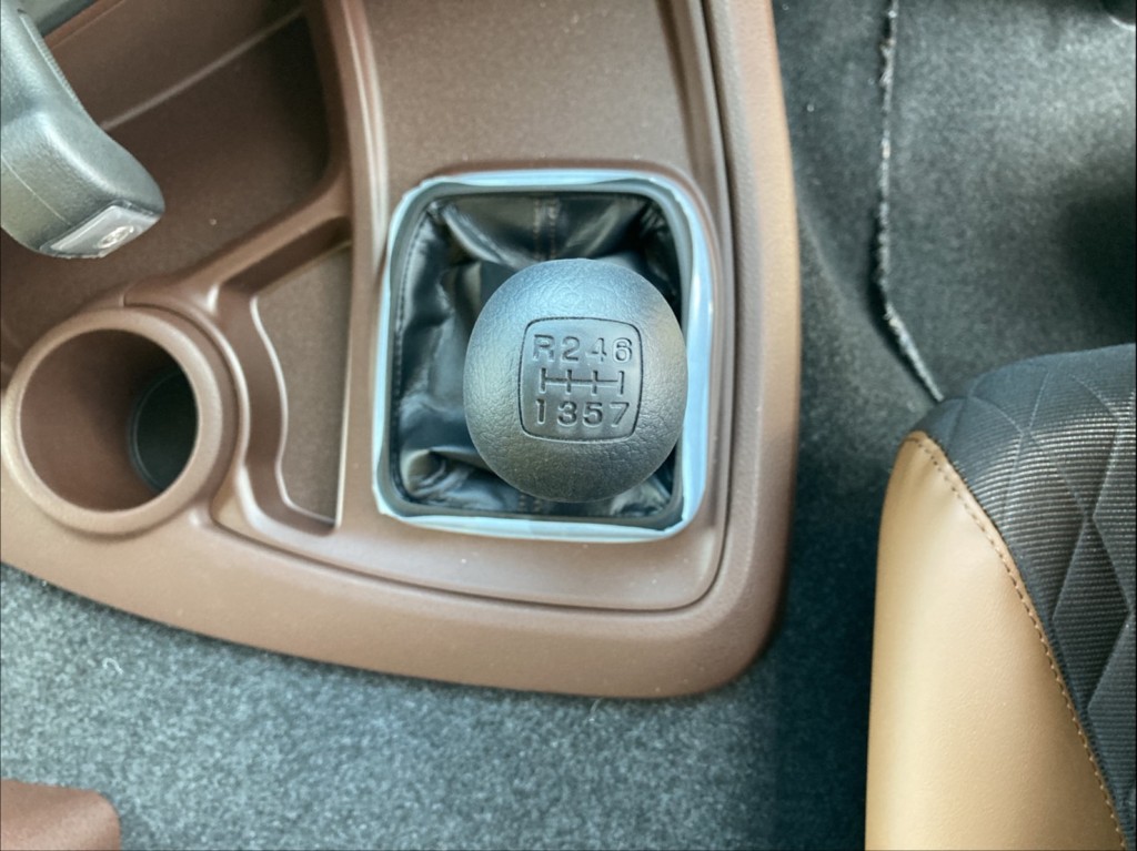 7速です。|日野 プロフィア 2DG-FW1AHCの写真29