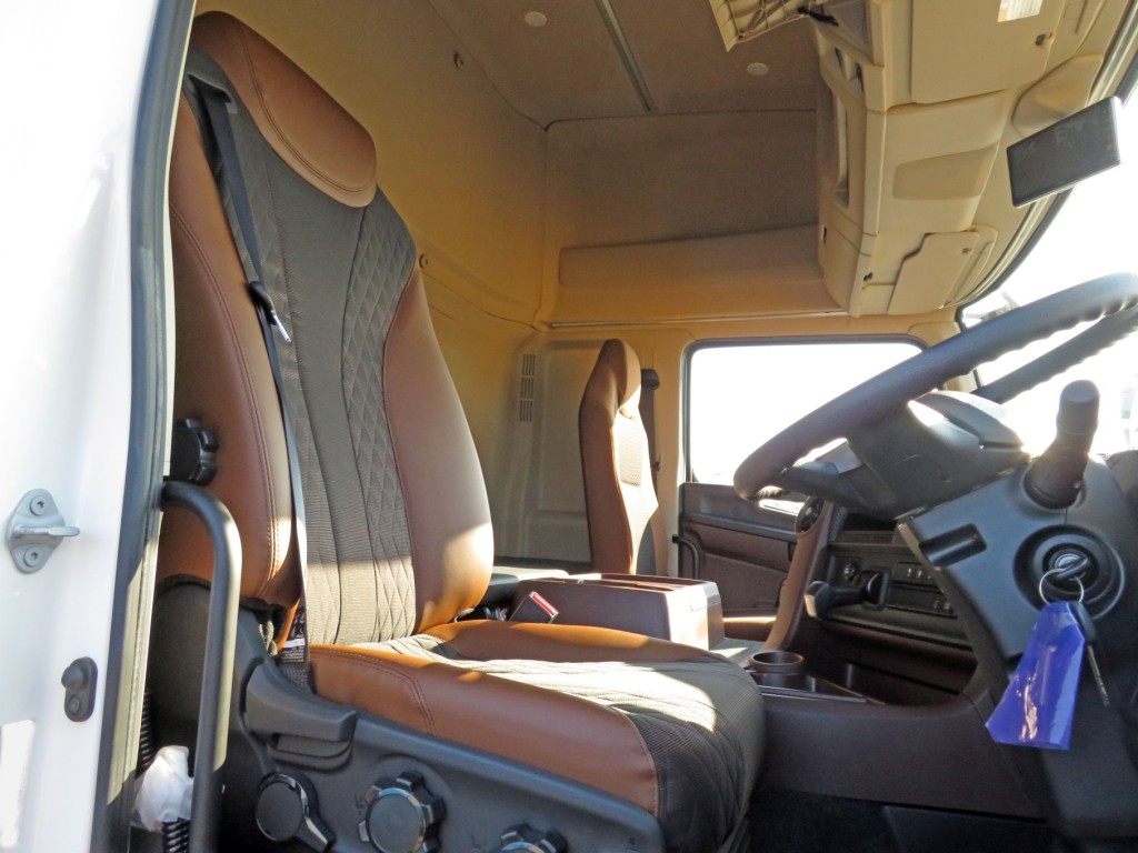 ハイルーフキャビンです。|日野 プロフィア 2KG-FW1AHCの写真6
