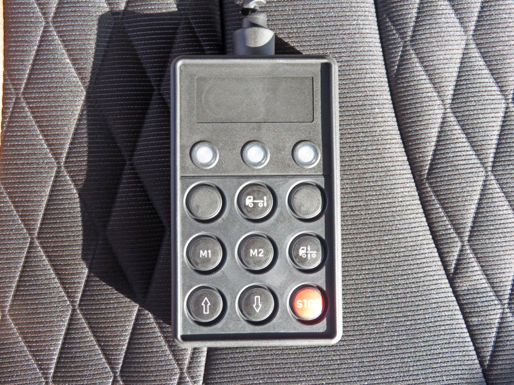 エアサスのコントローラーです。|日野 プロフィア 2KG-FW1AHCの写真15