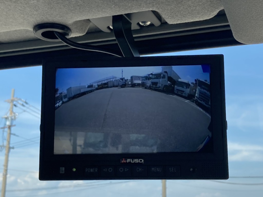 リアモニターです。|三菱 ファイター 2KG-FK65F(2WD)の写真24