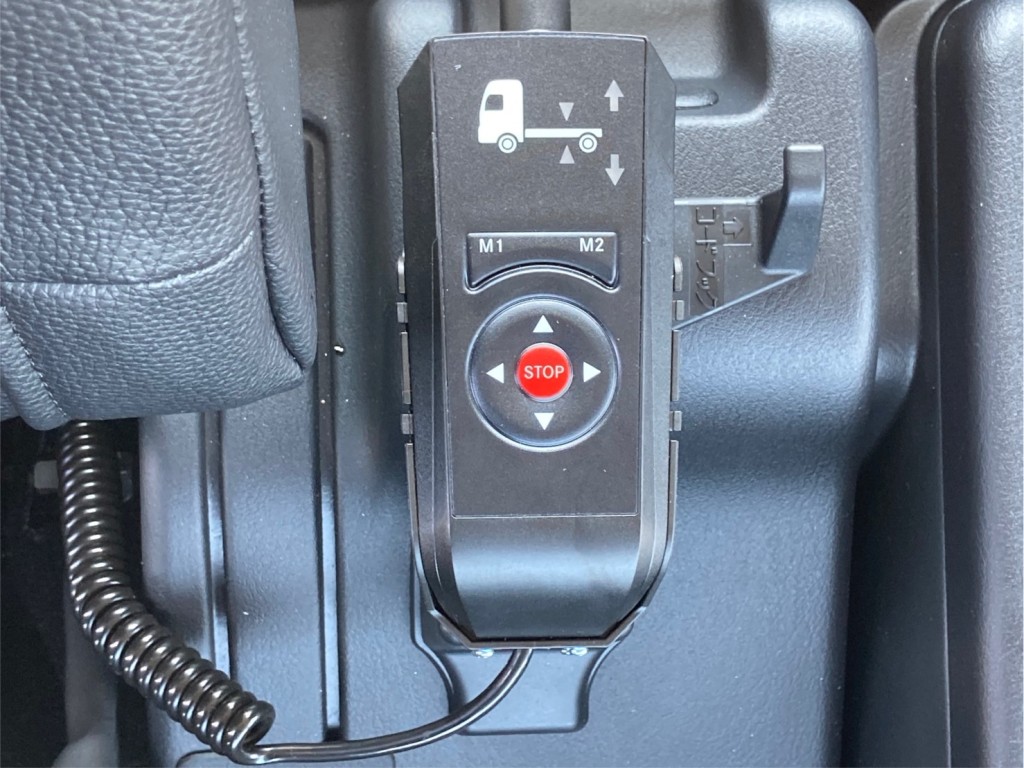 エアサスのコントローラーです。|三菱 ファイター 2KG-FK65F(2WD)の写真25