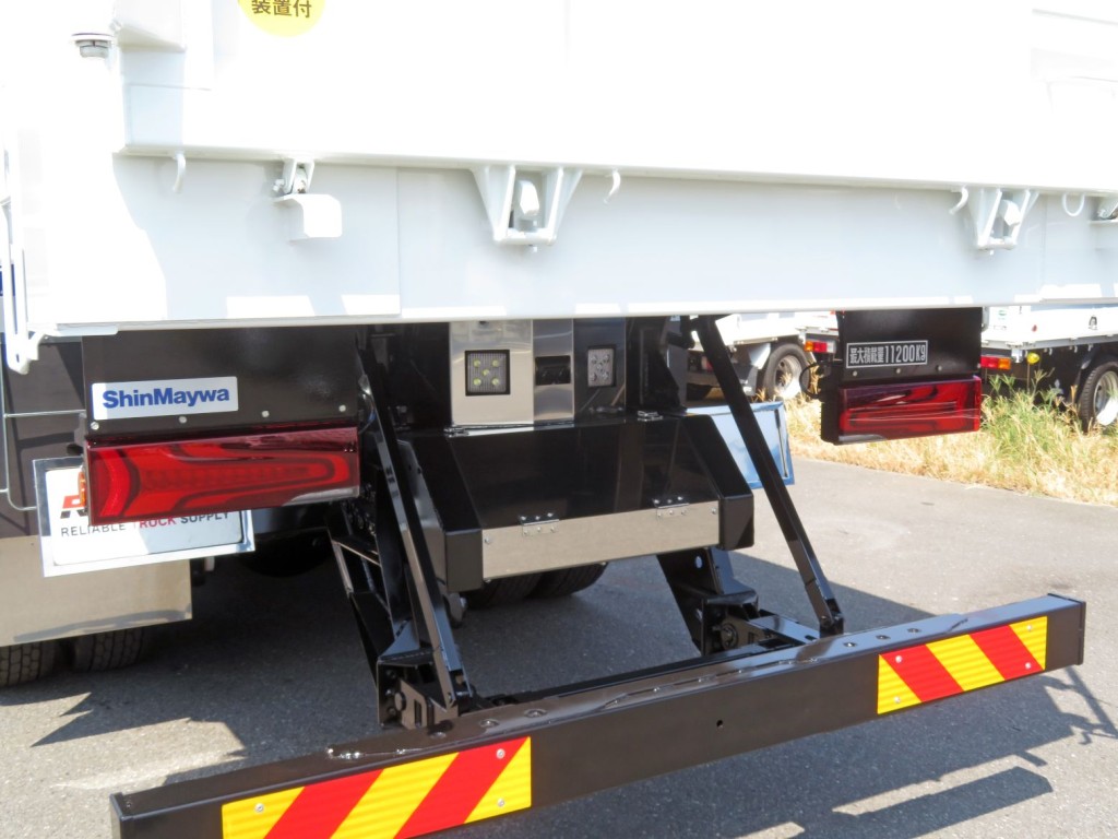 テールランプはLEDテールです。|三菱 スーパーグレート 2PG-FV80VZの写真19