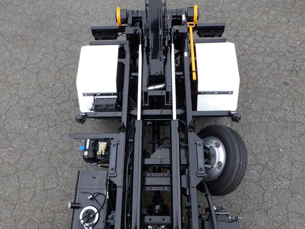 ツインシリンダーです。|三菱 キャンター 2RG-FBAV0(2WD)の写真8