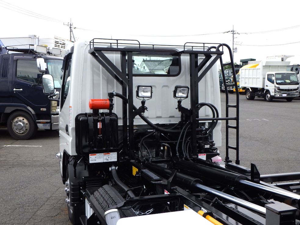 三菱 キャンター 2RG-FBAV0(2WD)の写真27