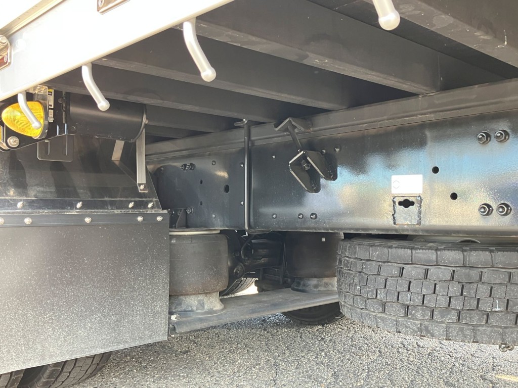 シャシとネタの状態です。ネタは鉄製です|三菱 スーパーグレート 2PG-FS74HZの写真7