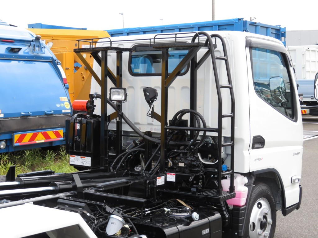 キャブバックステップの状態です。|三菱 キャンター 2RG-FBAV0(2WD)の写真7