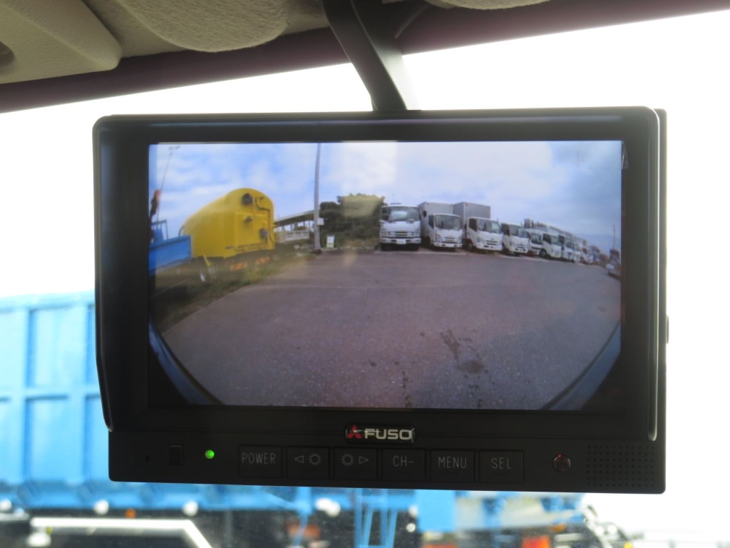 液晶バックモニター付きです。|三菱 キャンター 2RG-FBAV0(2WD)の写真12