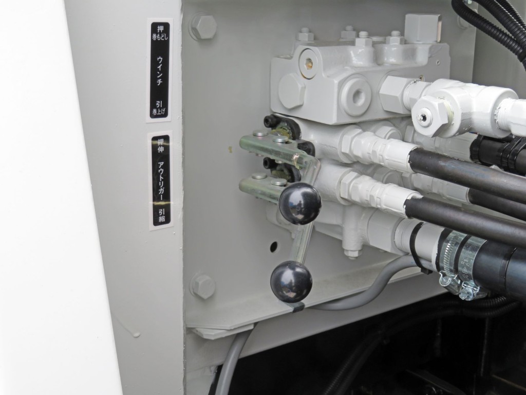 上物の操作レバーです。|三菱 スーパーグレート 2PG-FS84VZの写真13