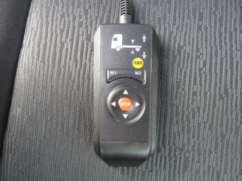 エアサスのコントローラーです。|三菱 スーパーグレート 2PG-FS84VZの写真16