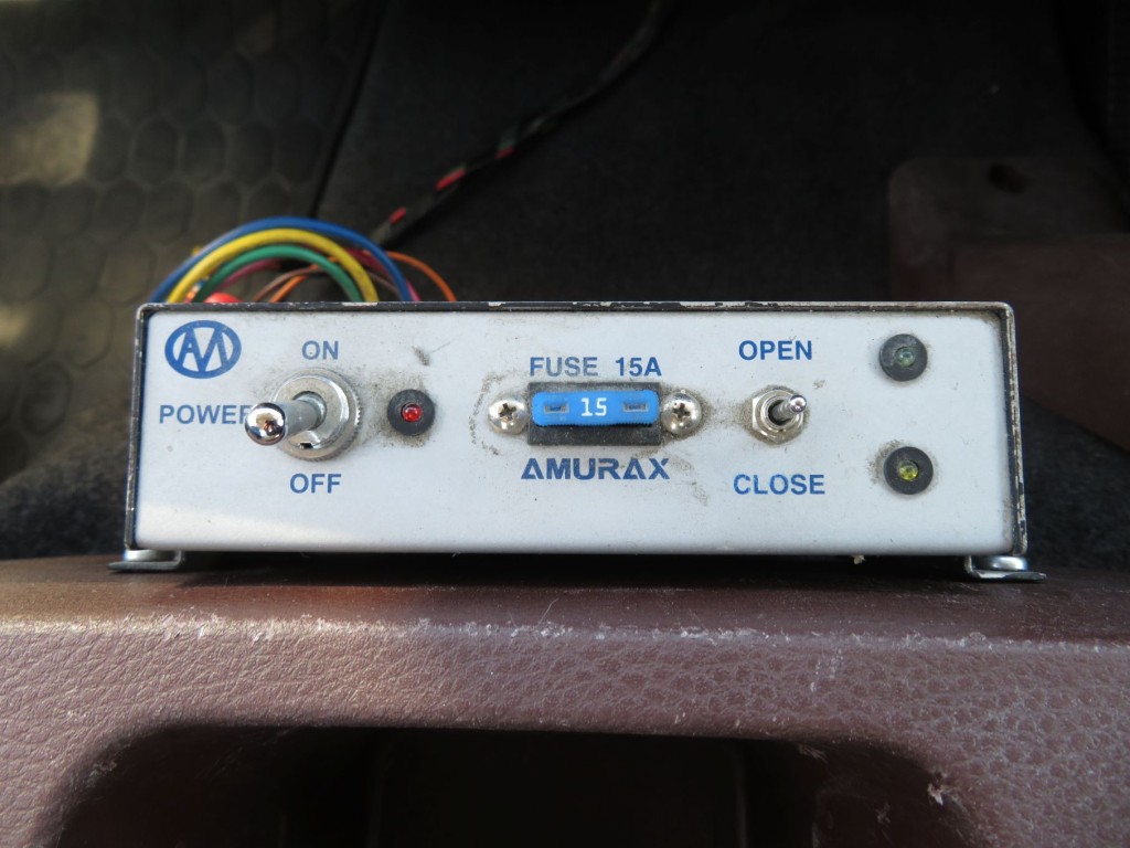 ホッパーカバーの開閉スイッチです。|日野 レンジャー 2KG-FJ2ABAの写真22