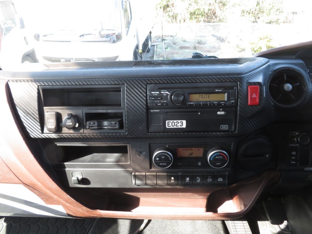 インパネ周りの状態です。|日野 レンジャー 2KG-FJ2ABAの写真26