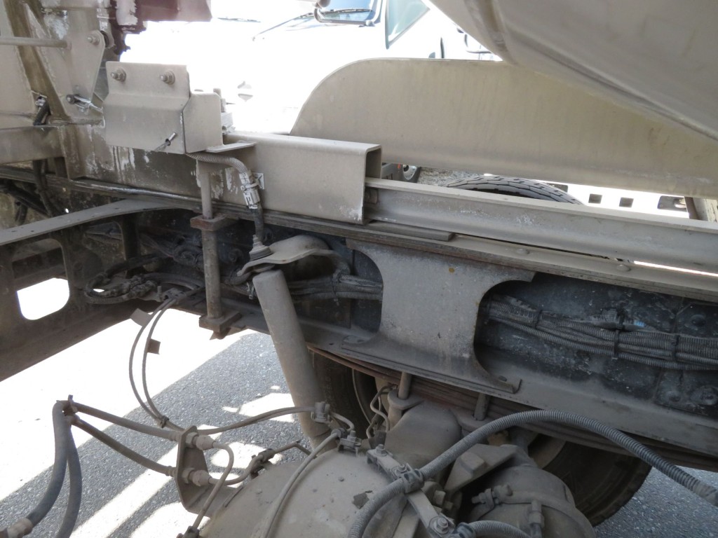 シャーシ内側の状態です。|日野 レンジャー 2KG-FJ2ABAの写真41