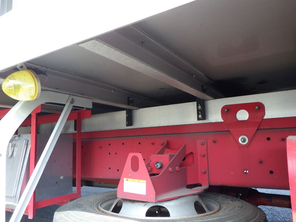 シャーシとネタの状態です。（ネタはアルミ製です）|日野 レンジャー 2KG-FC2ABG(2WD)の写真7