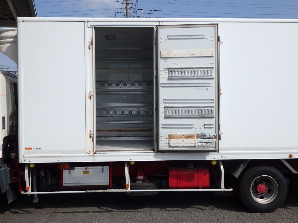 助手席側に片開式ドアが付いています。|日野 レンジャー 2KG-FC2ABG(2WD)の写真12