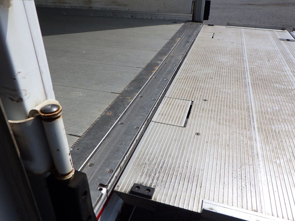 日野 レンジャー 2KG-FC2ABG(2WD)の写真14