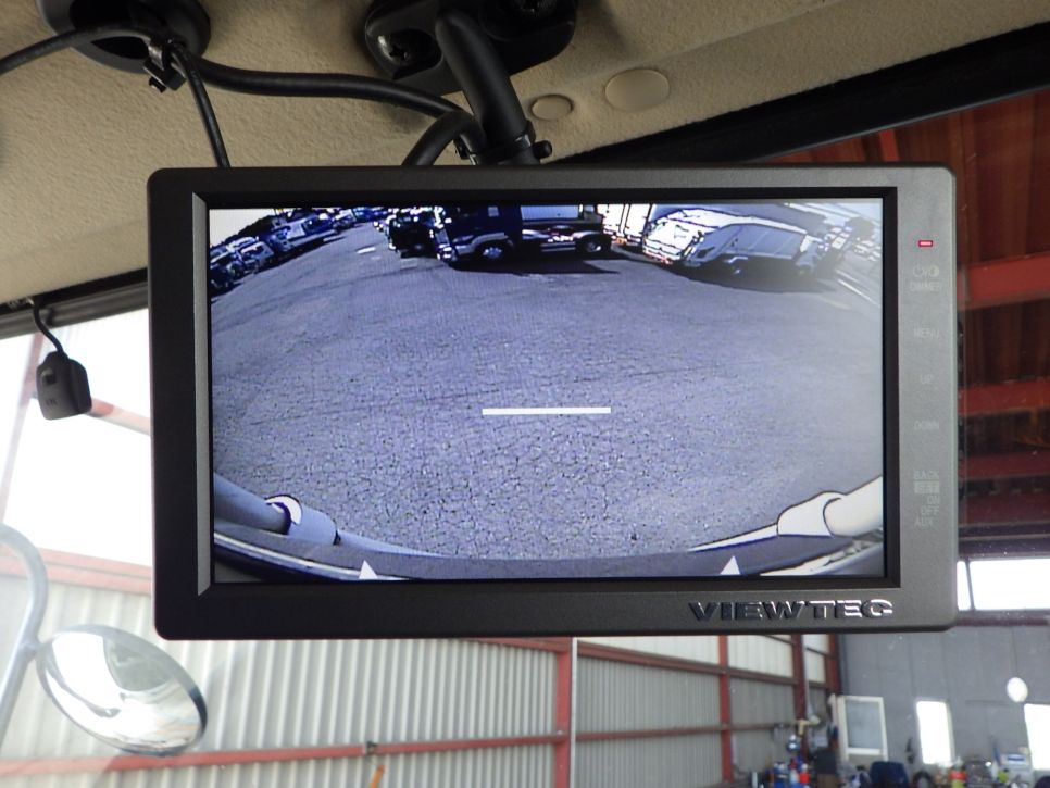 液晶バックモニター付きです。|日野 レンジャー 2KG-FC2ABG(2WD)の写真23