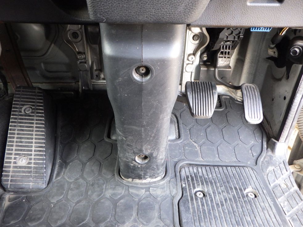 ２ペダルです。|日野 レンジャー 2KG-FC2ABG(2WD)の写真27