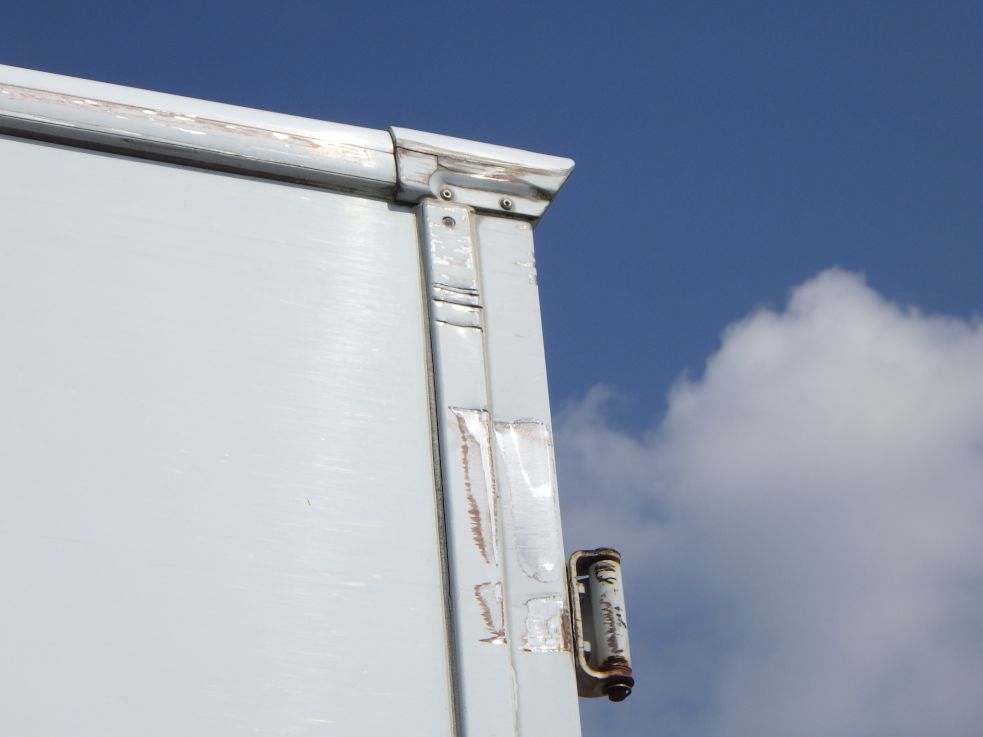 ボディーの助手席側後方にキズ・ヘコミがあります。|日野 レンジャー 2KG-FC2ABG(2WD)の写真39