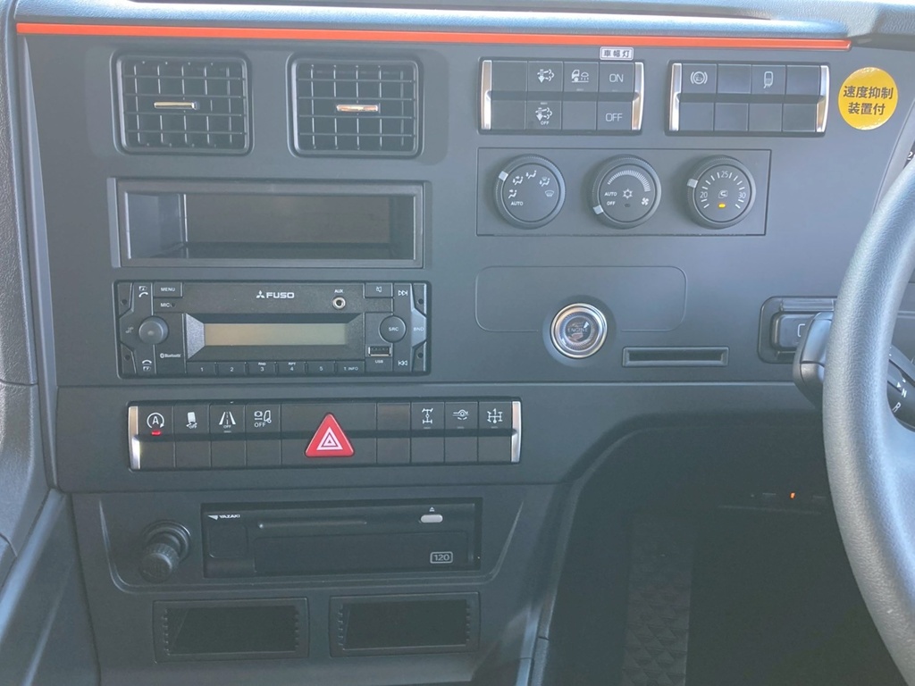 インパネ周りの状態です。|三菱 スーパーグレート 2PG-FV84VZの写真20