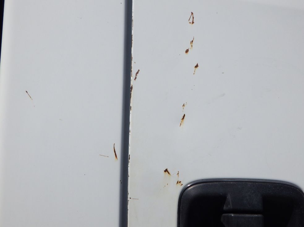 運転席側ドアにキズ・サビがあります。|いすゞ フォワード PKG-FRR90S1(2WD)の写真23