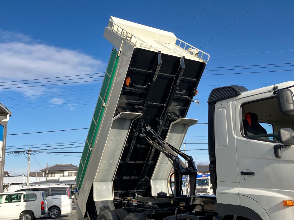 ボデー裏側の状態です。|日野 プロフィア 2DG-FS1AGEの写真10