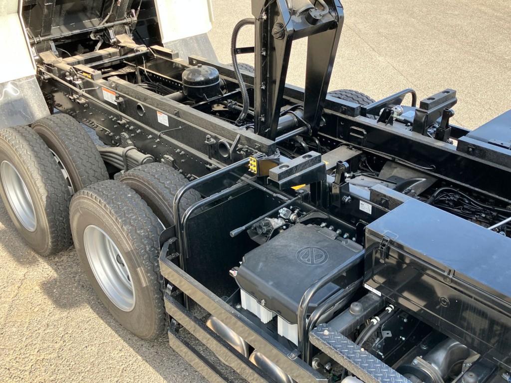 シャシ及びサブフレームの状態です。|日野 プロフィア 2DG-FS1AGEの写真11