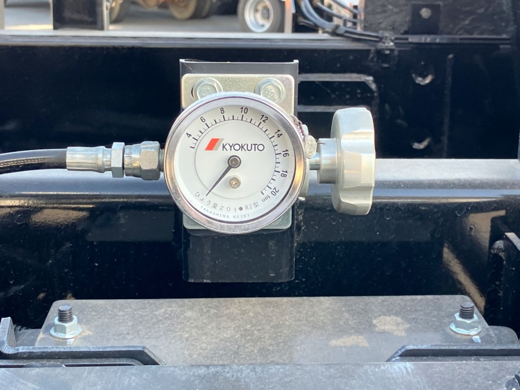 自重計です。|日野 プロフィア 2DG-FS1AGEの写真12