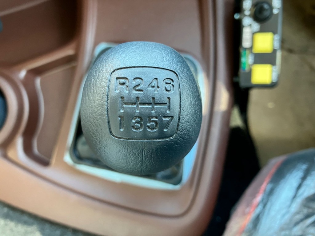 7速マニュアルです。|日野 プロフィア 2DG-FS1AGEの写真20